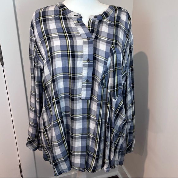 Lane Bryant Plaid Tunic Top Size 28 Blue Gray Black Rayon Long Sleeve - Picture 1 of 16